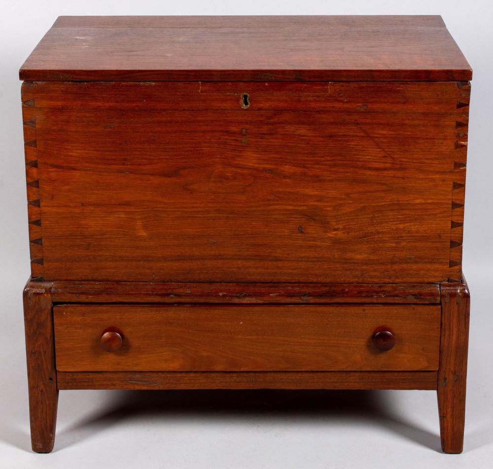 KENTUCKY WALNUT SUGAR CHEST MID 19TH 33d351