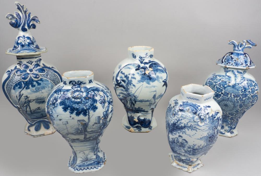 GROUP OF DELFT VASES 18TH CENTURYGROUP 33d3a4