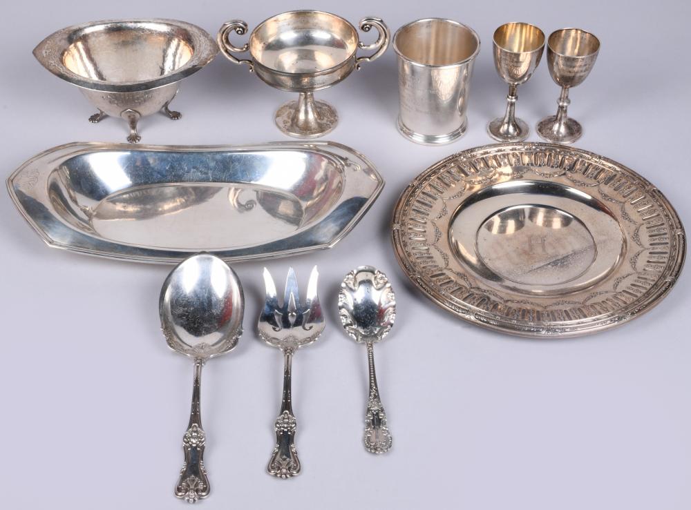 GROUP OF AMERICAN SILVER PIECESGROUP 33d3ce