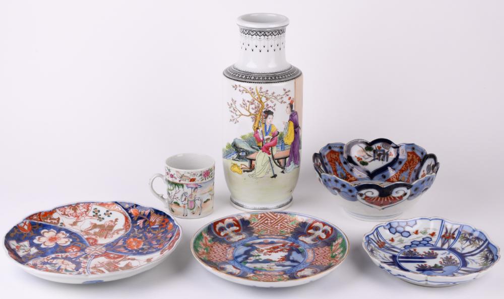 GROUP OF CHINESE AND JAPANESE PORCELAIN