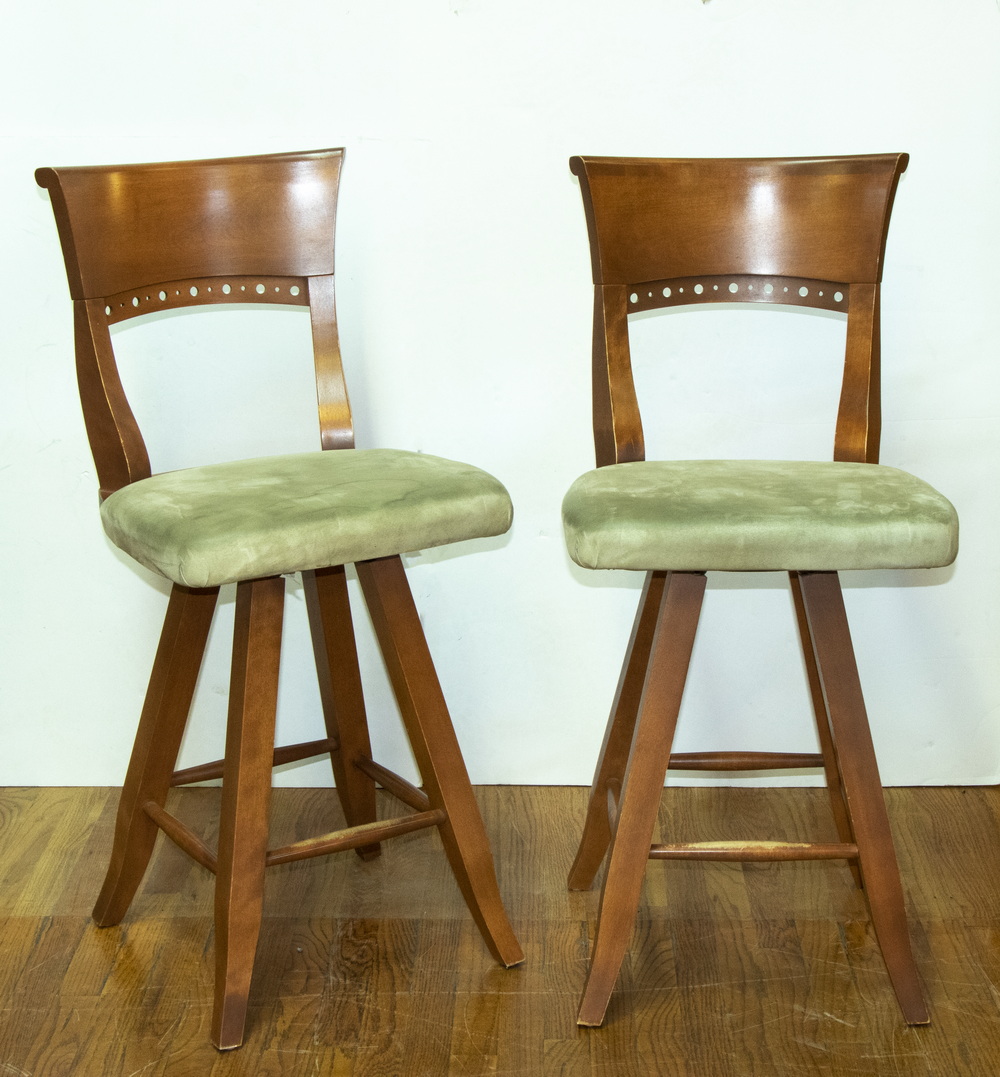 SET OF (4) SWIVEL BAR CHAIRS Four