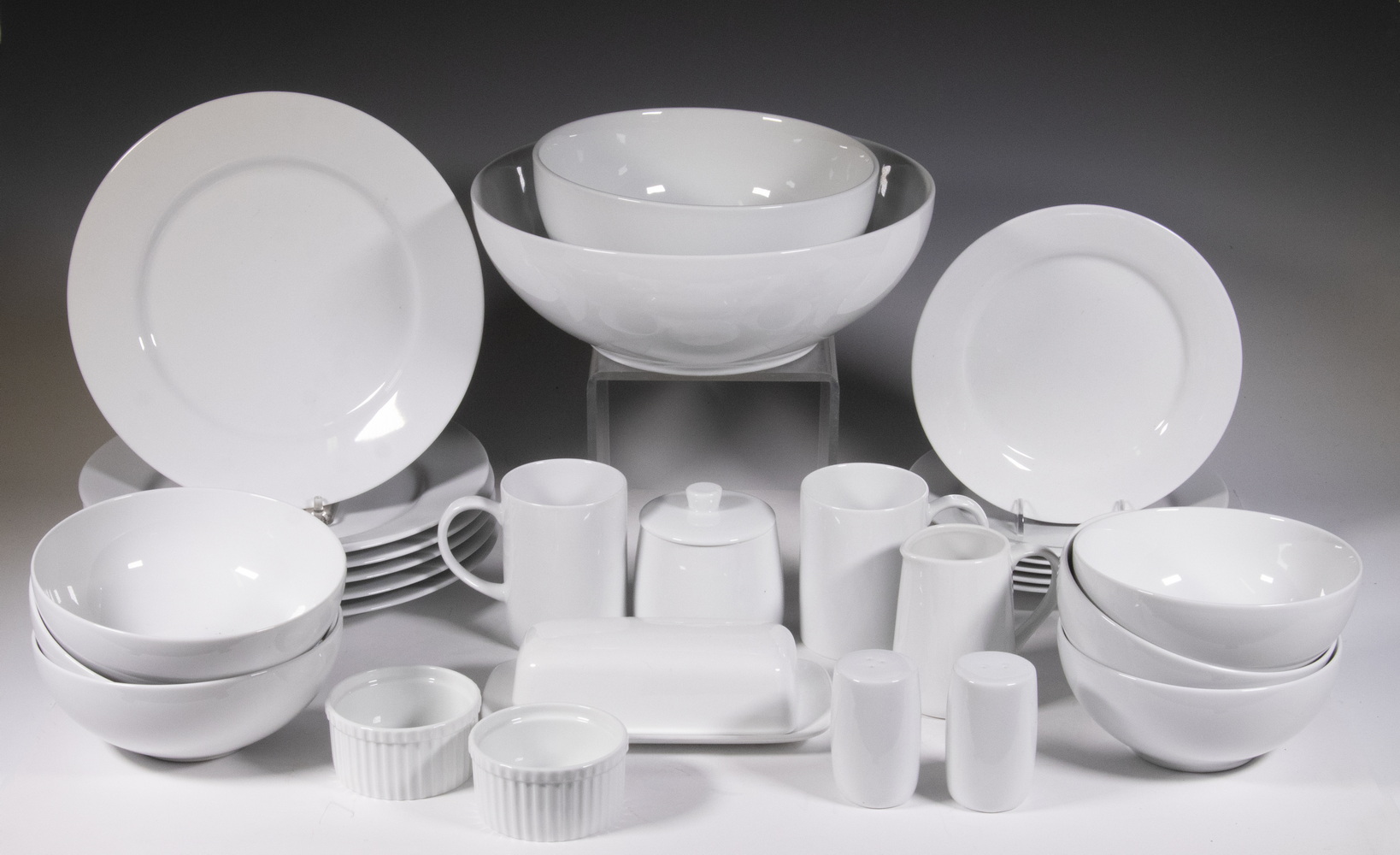 CRATE & BARREL WHITE DINNERWARE