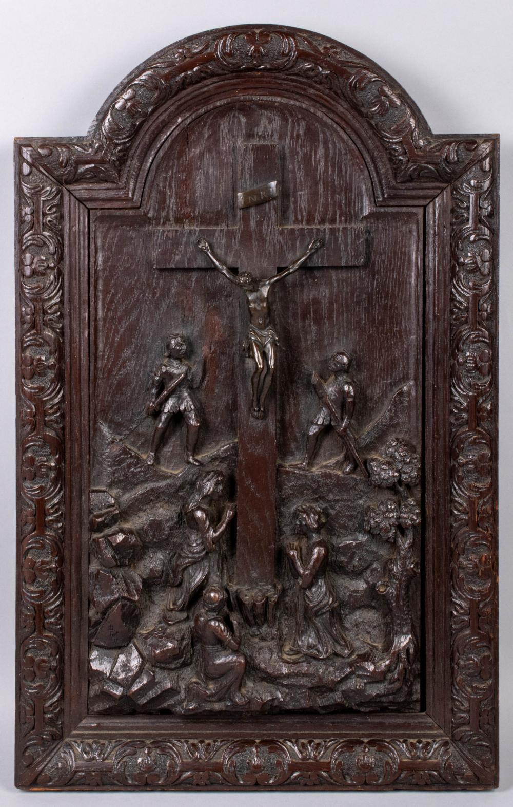 OAK RELIEF PANEL OF THE CRUCIFIXION  33d5a9