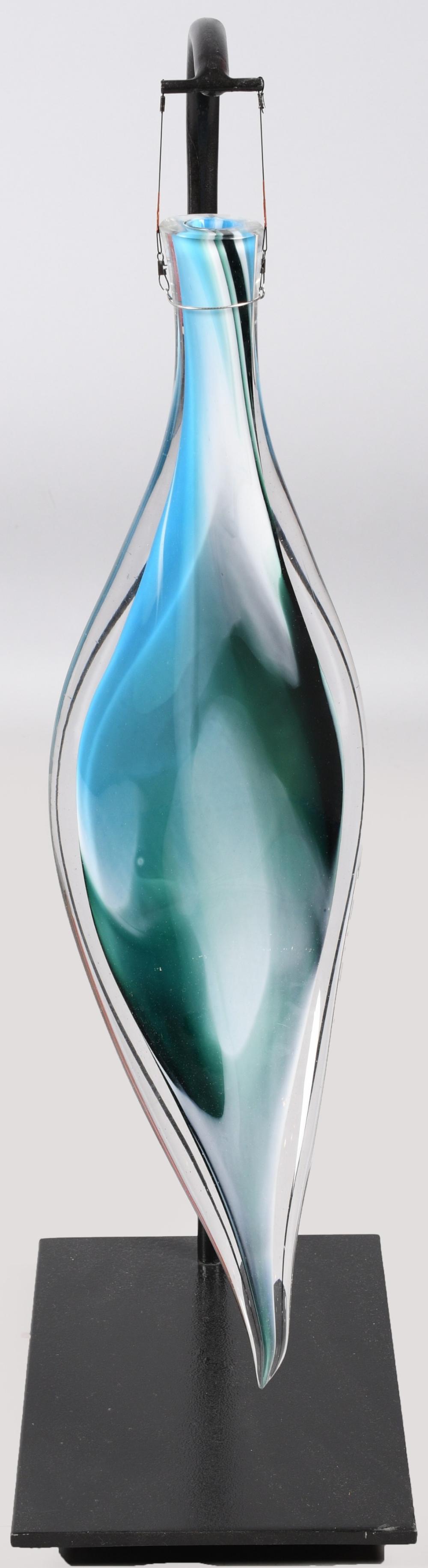 BLOWN GLASS TEARDROP SHAPED SCULPTURE 33d62c