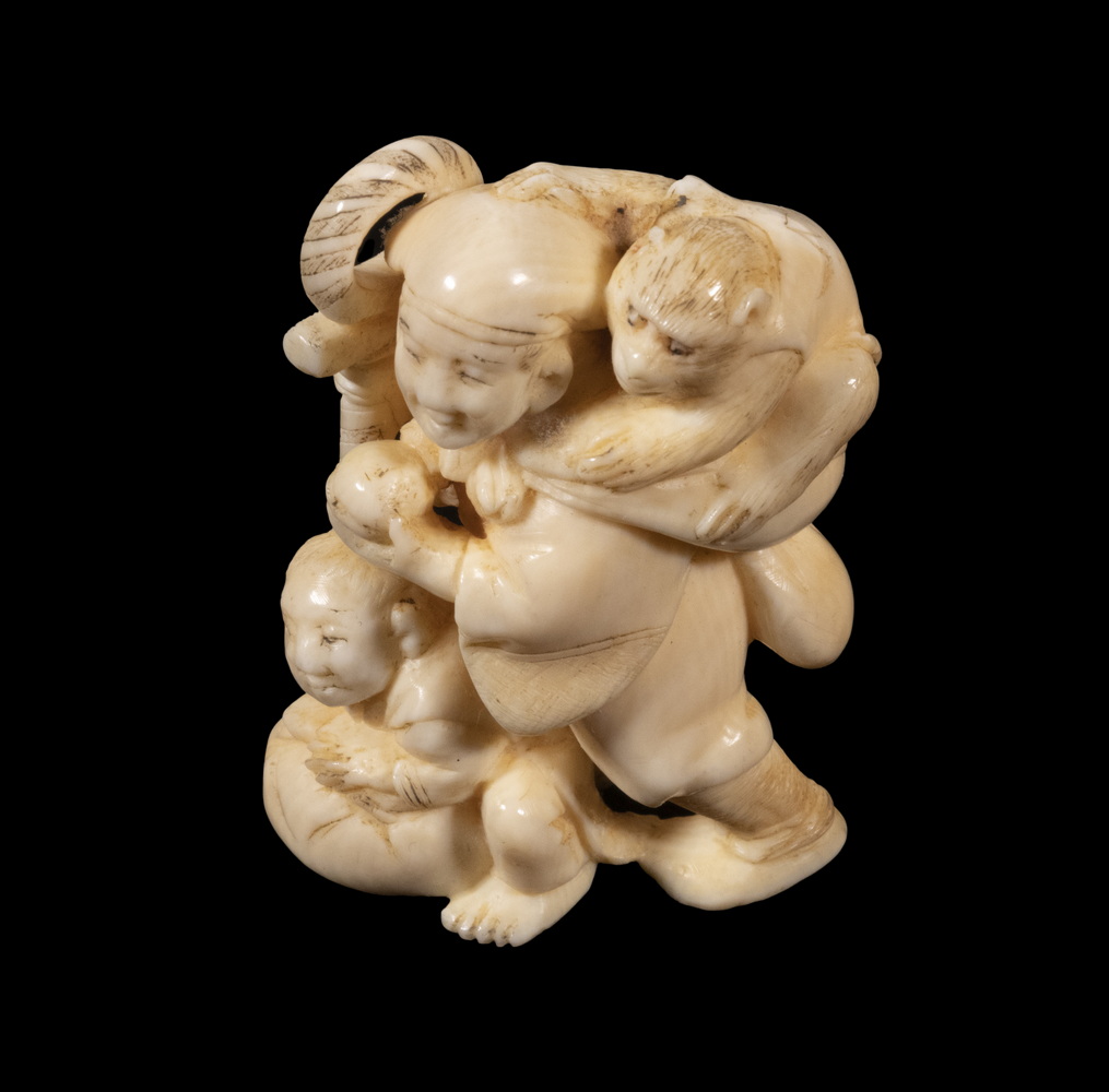 19TH C. JAPANESE IVORY NETSUKE, SIGNED