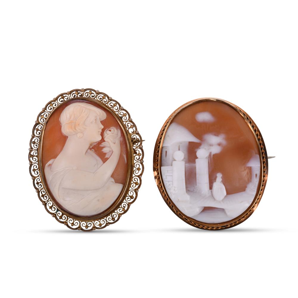 TWO LARGE SHELL CAMEO BROOCHESTWO 33d795