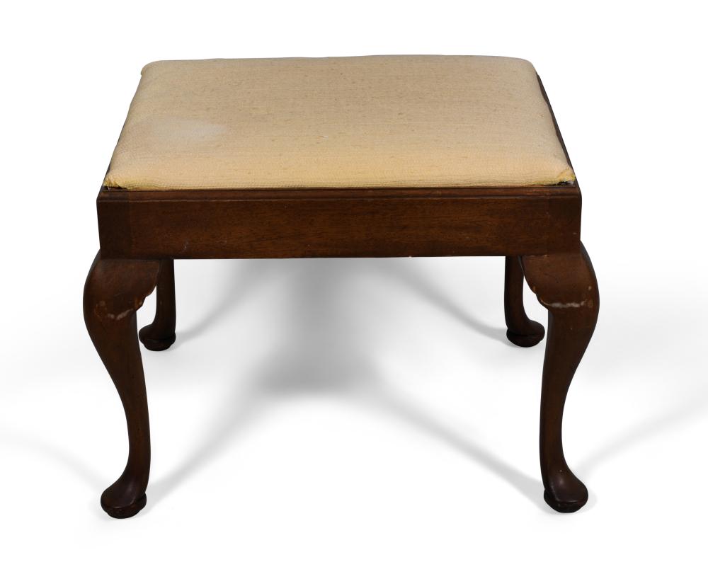 QUEEN ANNE STYLE WALNUT BENCH 17 33d89a