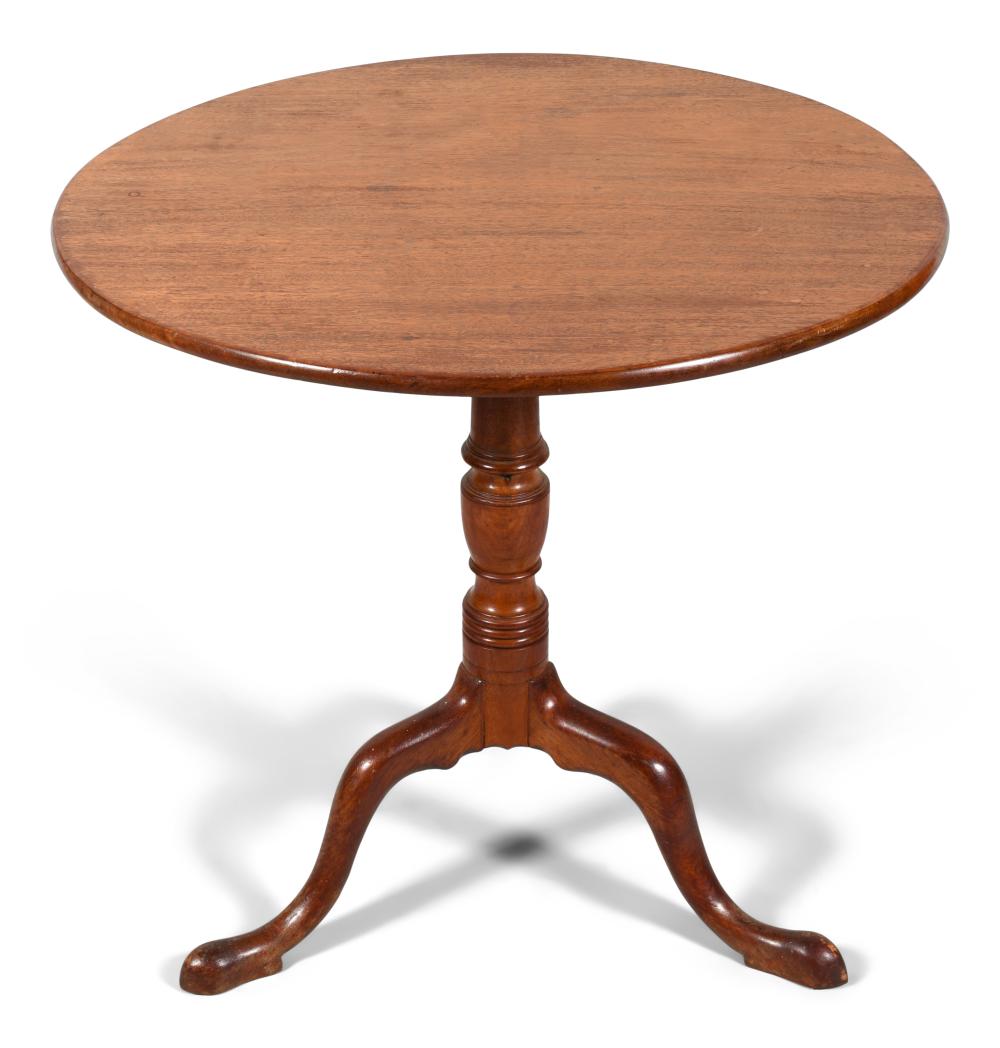 CHIPPENDALE MAHOGANY TILT-TOP TABLE