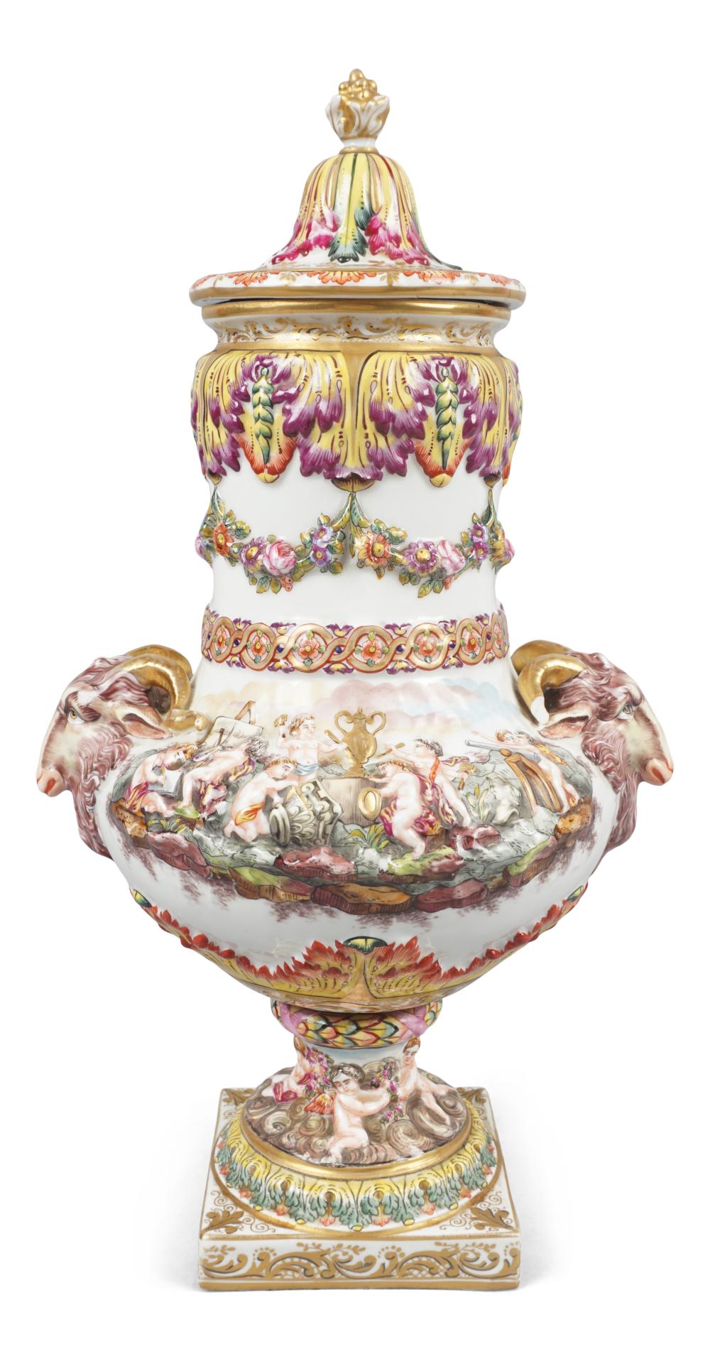 CAPODIMONTE MOLDED URN AND COVER 33dcaf