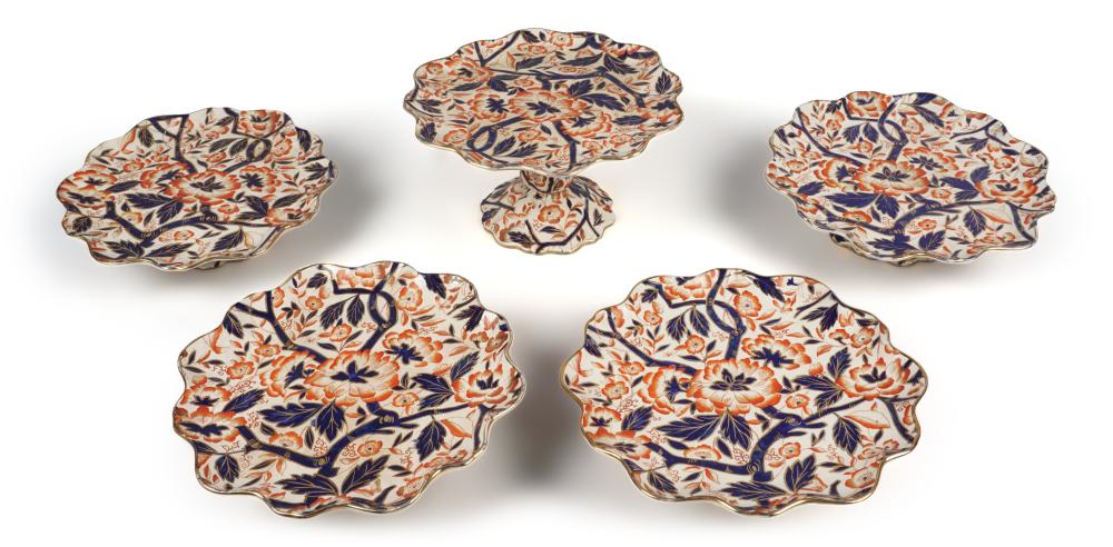 SET OF SIX ENGLISH IMARI PATTERNED