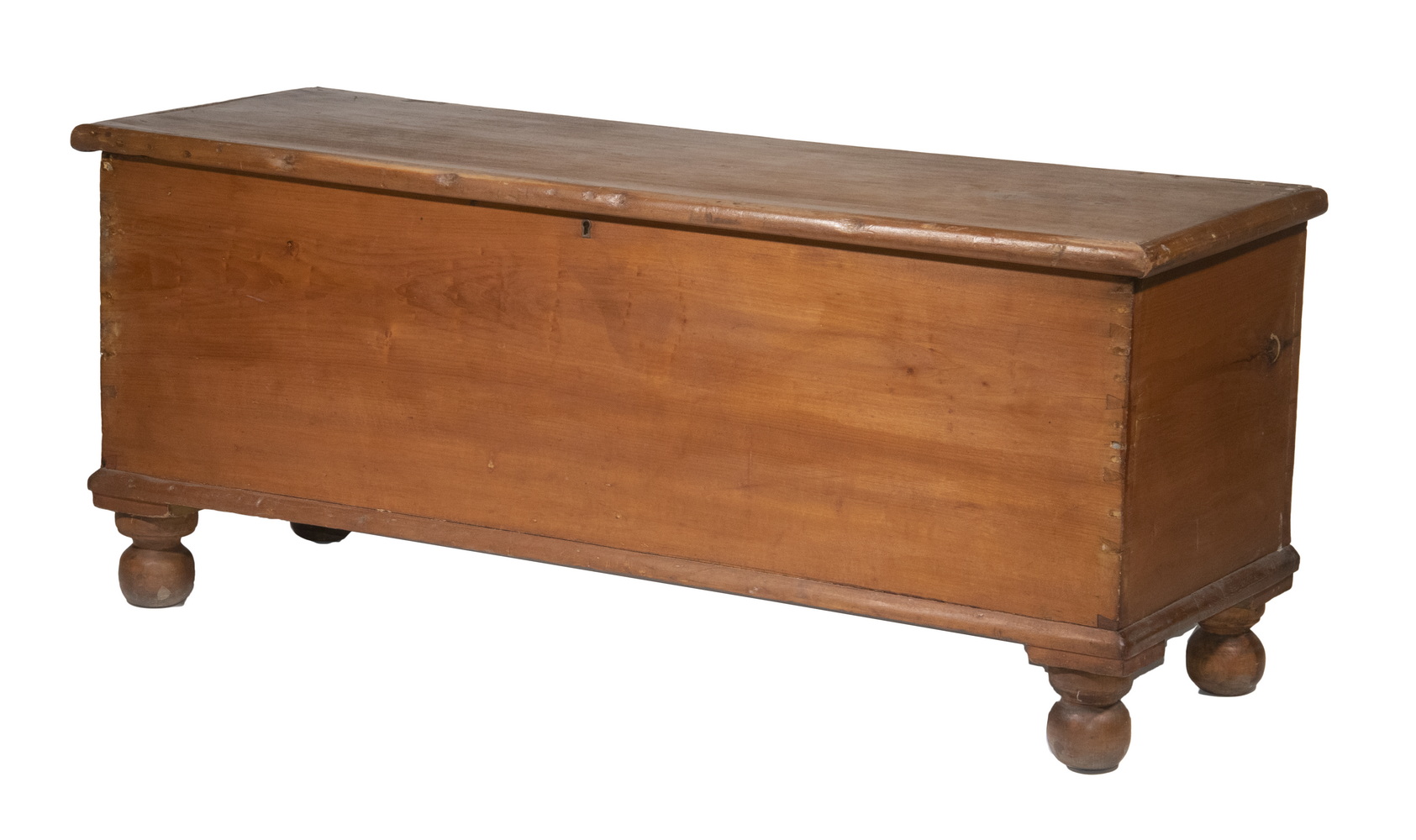 SOFTWOOD BLANKET CHEST Circa 1830 33dd0b