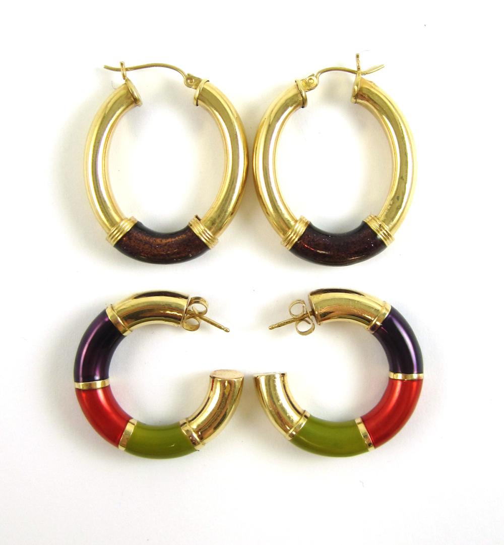 TWO PAIRS OF COLOR ENAMEL AND FOURTEEN 33dec9