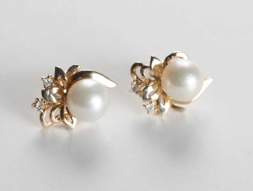 PAIR OF PEARL AND DIAMOND STUD 33df30