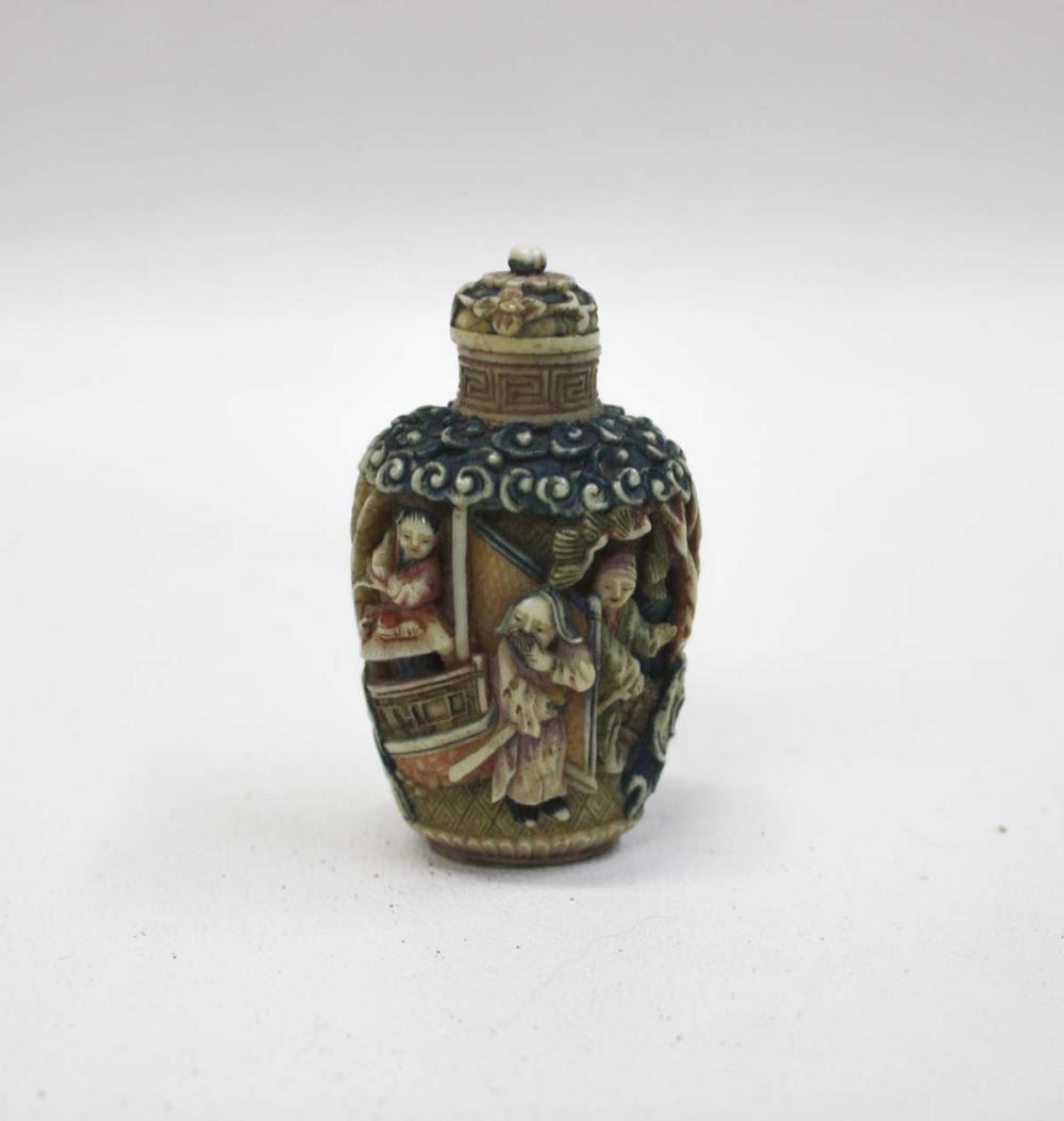 CHINESE CARVED AND POLYCHROME SNUFF
