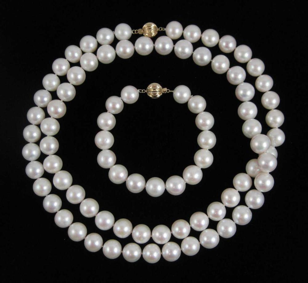 SOUTH SEA PEARL NECKLACE AND BRACELET