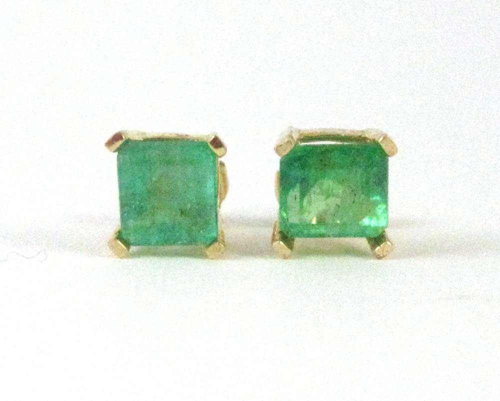 PAIR OF EMERALD AND FOURTEEN KARAT 33e05e