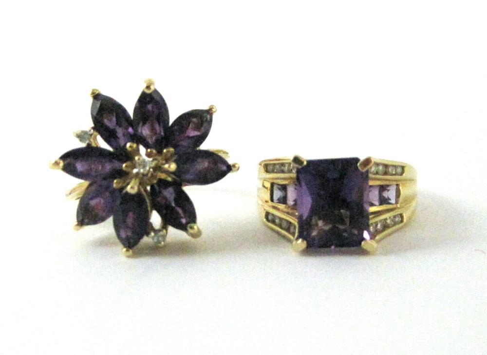 TWO AMETHYST AND YELLOW GOLD RINGS  33e0b6