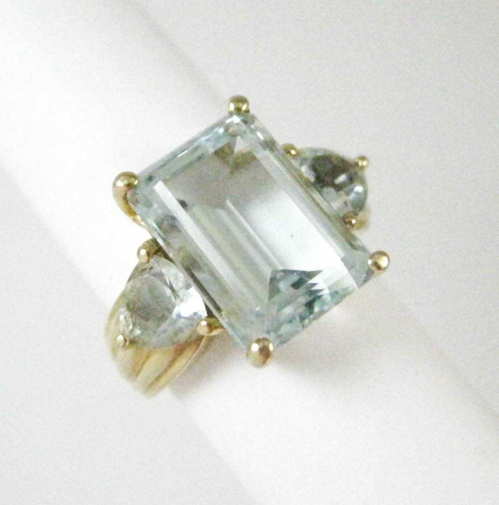 AQUAMARINE AND FOURTEEN KARAT GOLD 33e0db