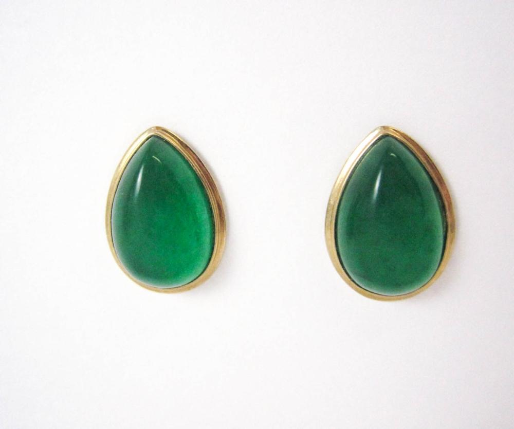 PAIR OF JADE AND FOURTEEN KARAT 33e11c