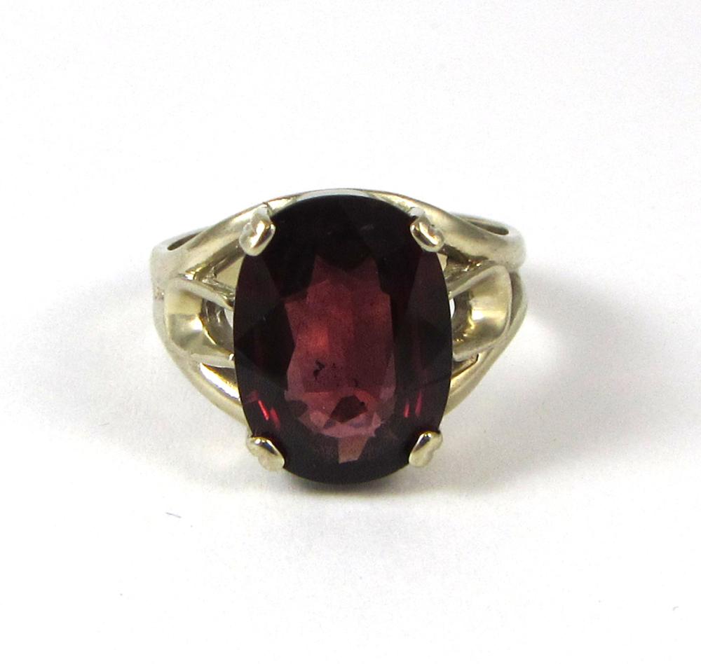 GARNET AND FOURTEEN KARAT WHITE 33e13f