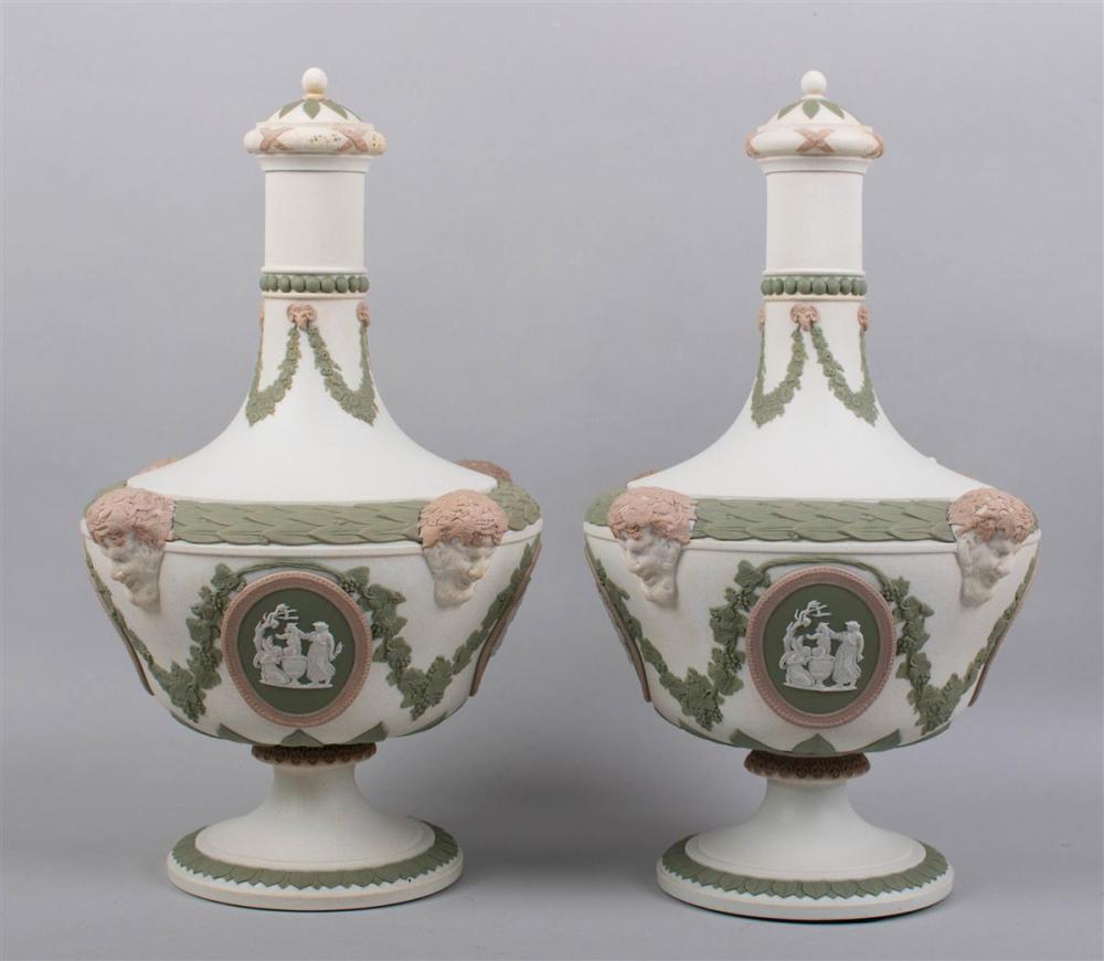 PAIR OF WEDGWOOD WHITE SOLID TRICOLOR 33babf