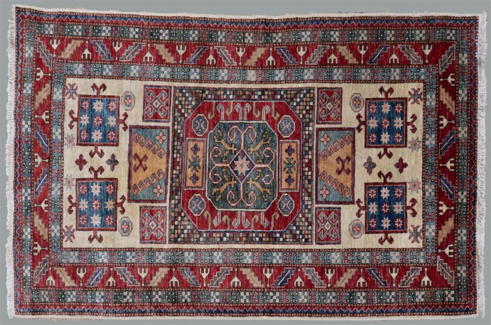 TRIBAL WOOL RUGTRIBAL WOOL RUG  33bb8a