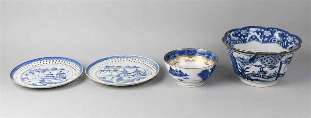 CHINESE BLUE AND WHITE PORCELAIN 33bd4d