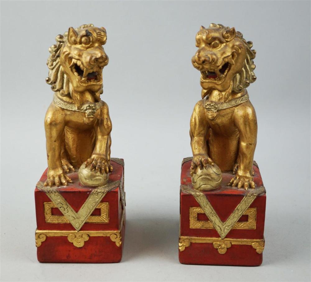 PAIR OF CHINESE RED PAINTED AND 33bdec