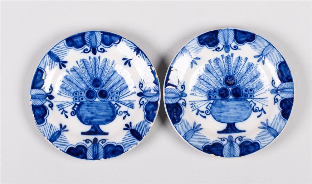 PAIR OF SMALL DELFT DISHESPAIR 33be9d