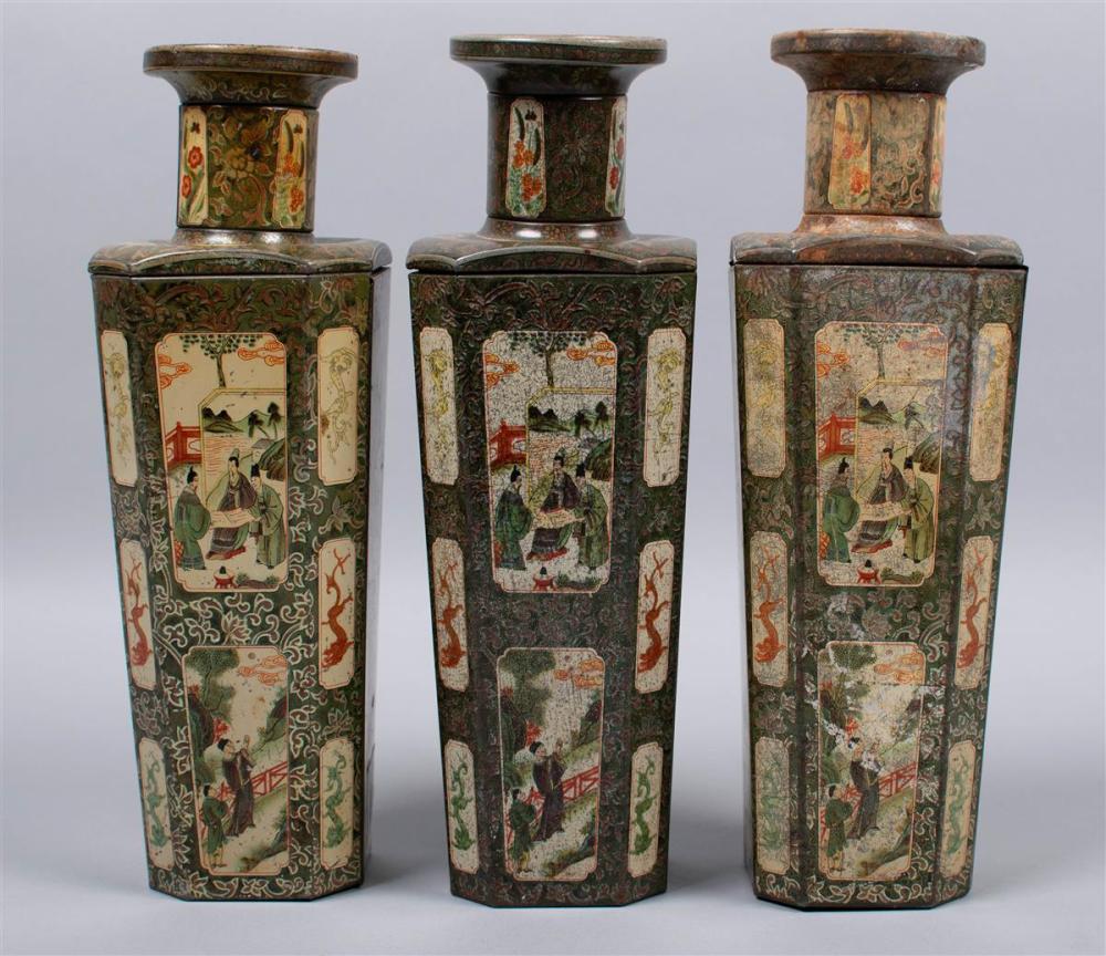 THREE CHINOISERIE TIN BISCUIT JARS 33bed1