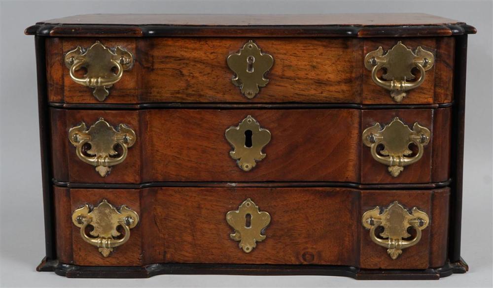 GEORGE II WALNUT JEWELRY CHEST  33c012