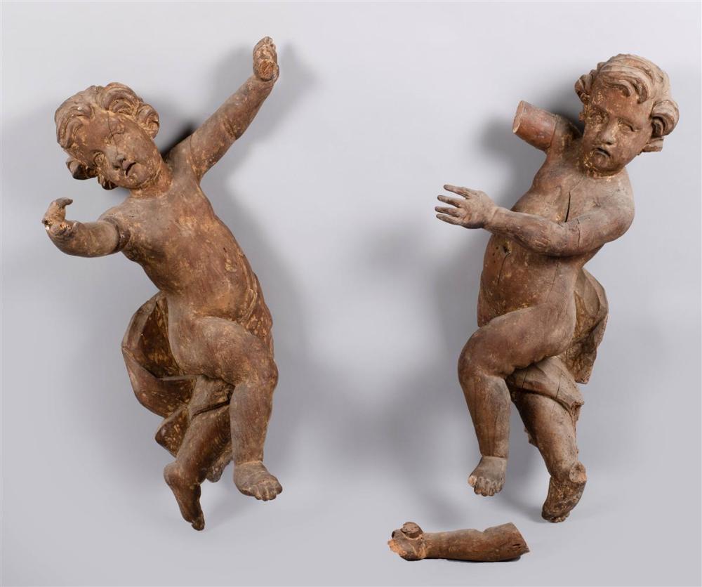 LARGE PAIR OF WOOD FIGURES OF PUTTI  33c043