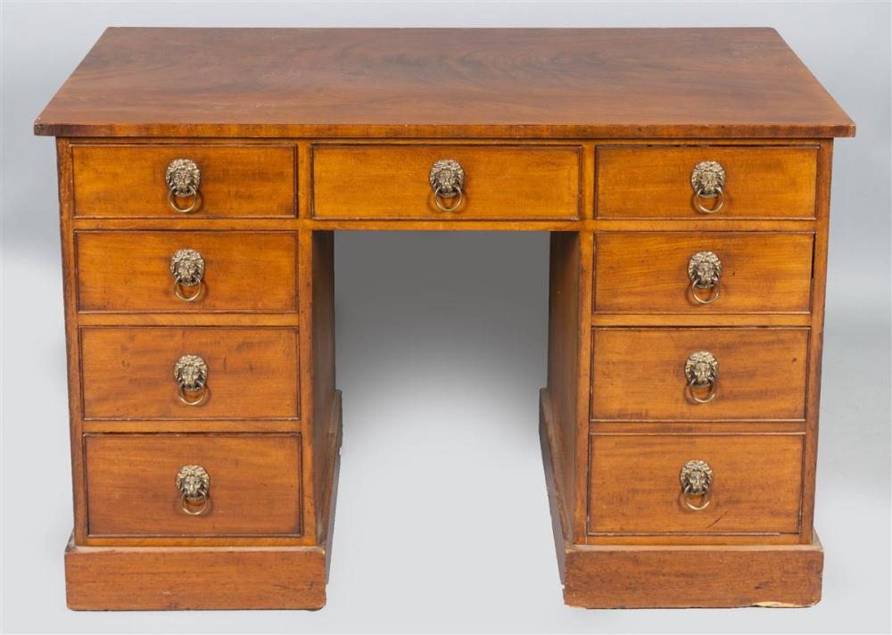 VICTORIAN MAHOGANY KNEEHOLE DESK,