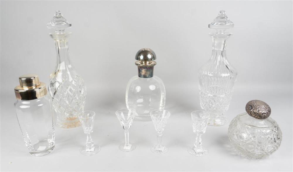 GROUP OF GLASSWARE AND OTHER PIECESGROUP