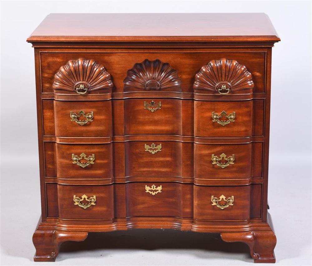 LINEAGE CHIPPENDALE STYLE MAHOGANY