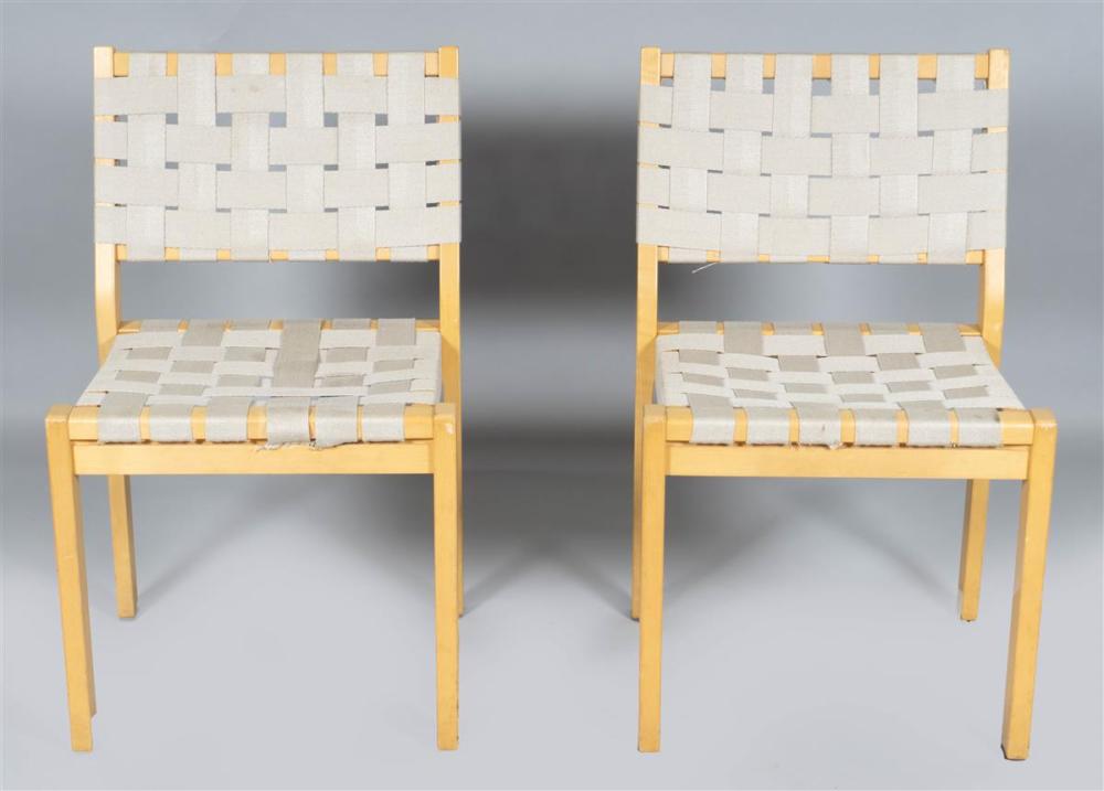 PAIR OF ALVAR AALTO FOR ARTEK CHAIRS 33c2b5