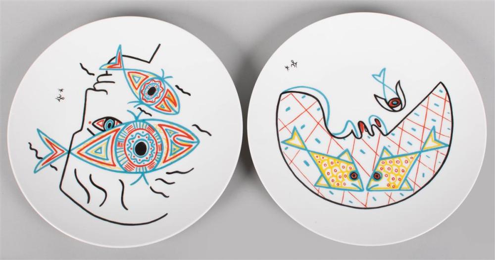 PAIR OF JEAN COCTEAU DINNER PLATES 33c426