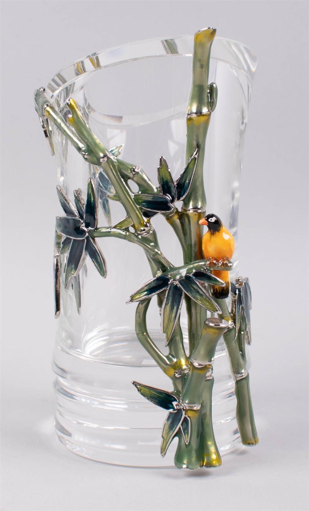 GLASS VASE WITH BAMBOO DECORATION 33c44a