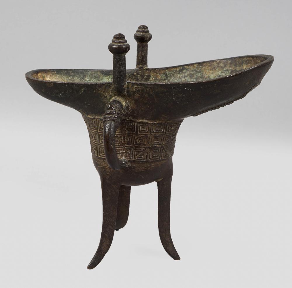 CHINESE ARCHAISTIC BRONZE JUE,