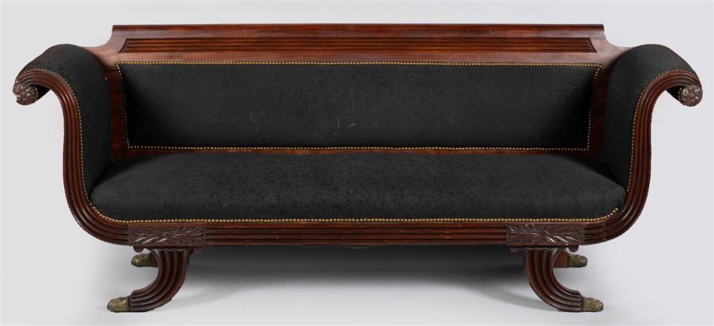 AMERICAN CLASSICAL CARVED MAHOGANY 33c557