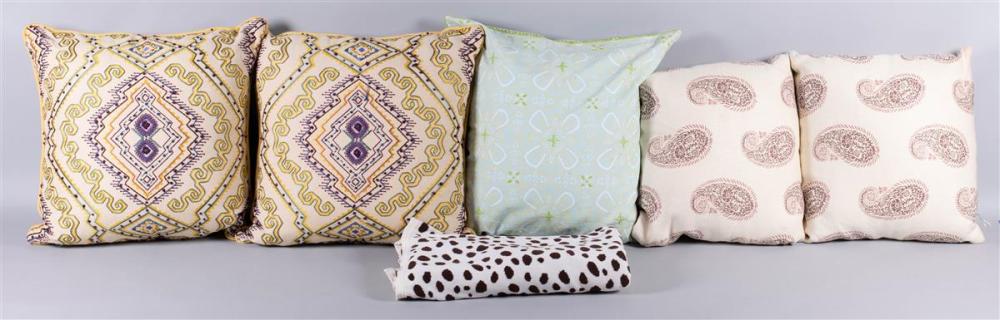 GROUP OF SCATTER CUSHIONS WITH