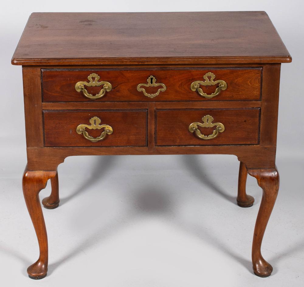 GEORGE III MAHOGANY LOWBOY THIRD 33c748