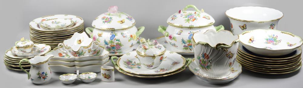 HEREND PORCELAIN 'QUEEN VICTORIA'