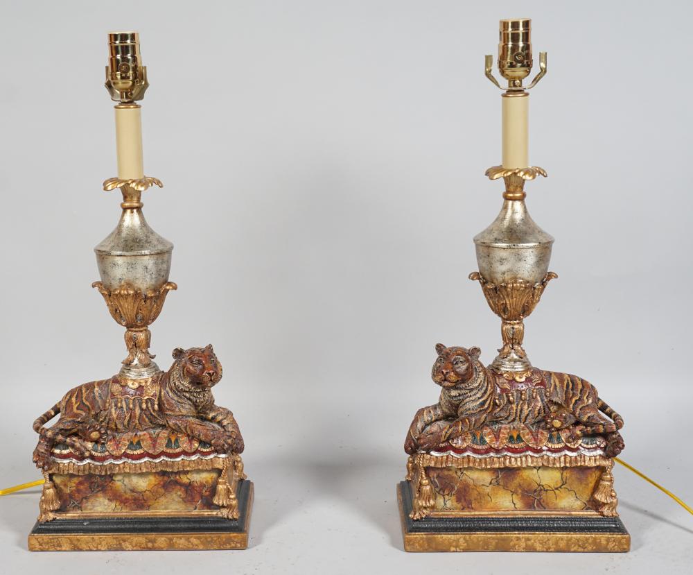 PAIR OF PARCEL GILT WOOD TIGER 33c851