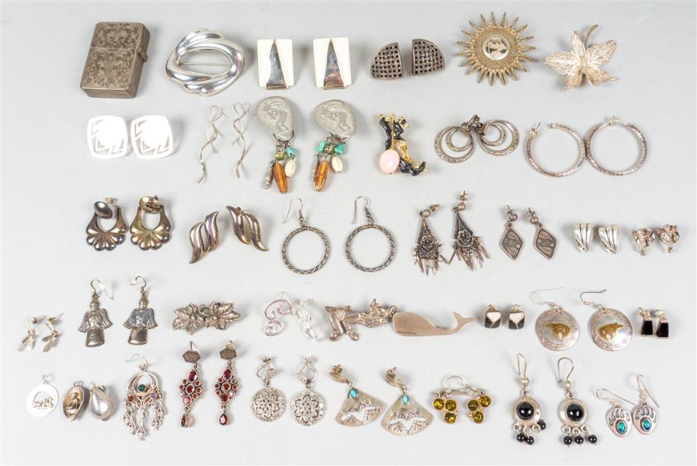 COLLECTION OF SILVER EARRINGS AND 33c871