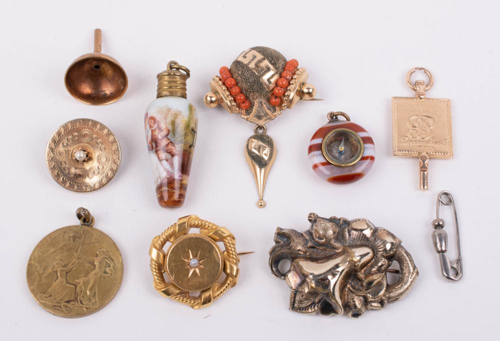 GROUP OF VINTAGE JEWELRY ITEMS