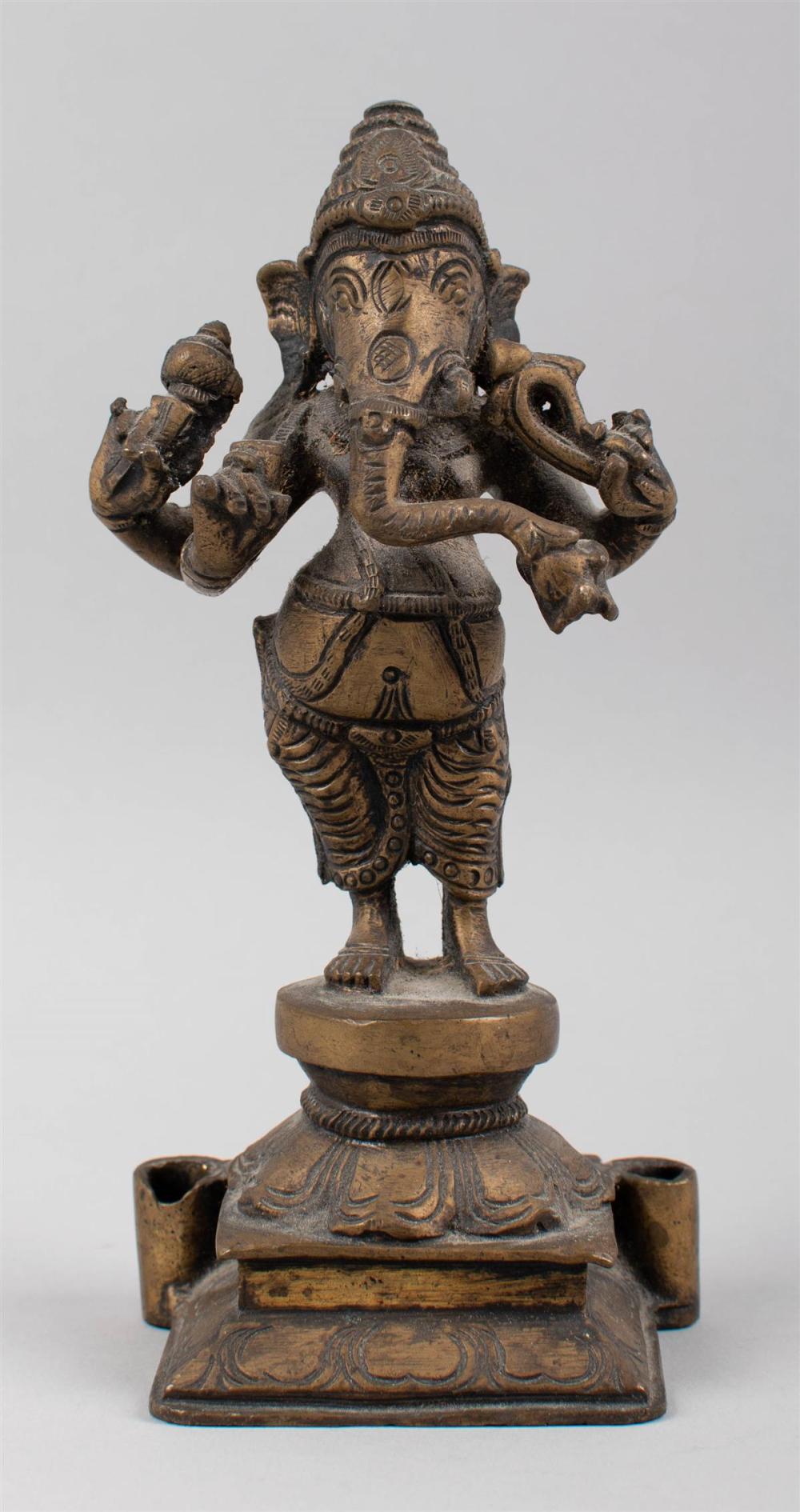 INDIAN BRONZE FIGURE OF STANDING 33c881