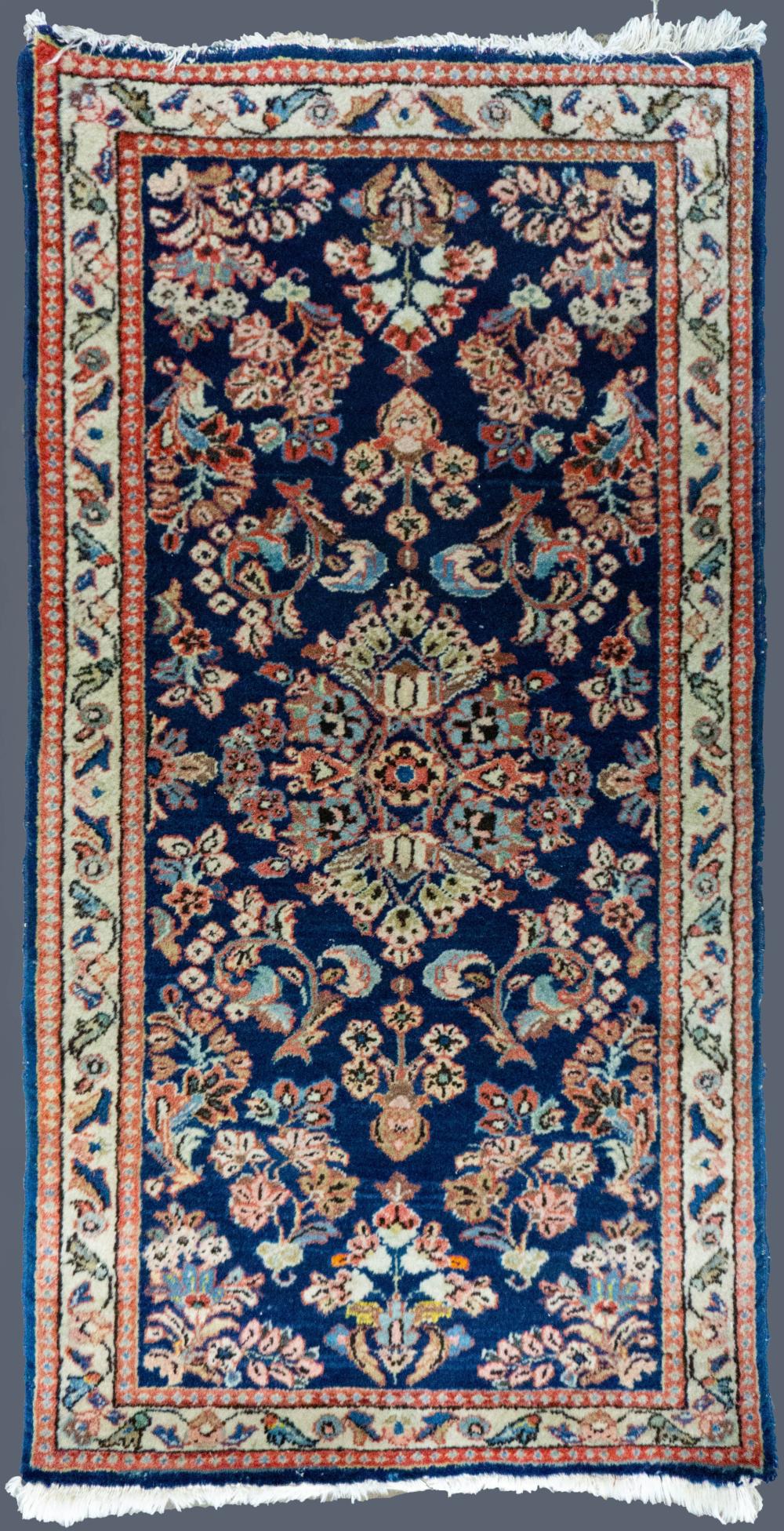 SMALL PERSIAN SAROUK HAND KNOTTED