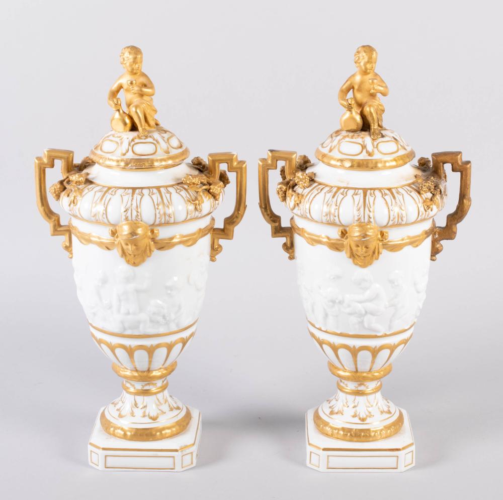 PAIR OF KPM PORCELAIN GILT DECORATED 33c8f3