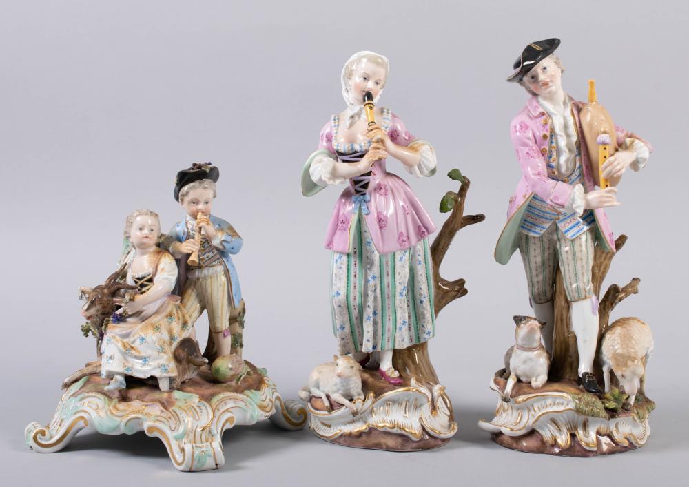 PAIR OF MEISSEN MUSICIAN FIGURESPAIR